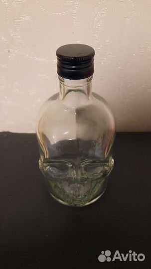 Бутылка Череп 0.5л