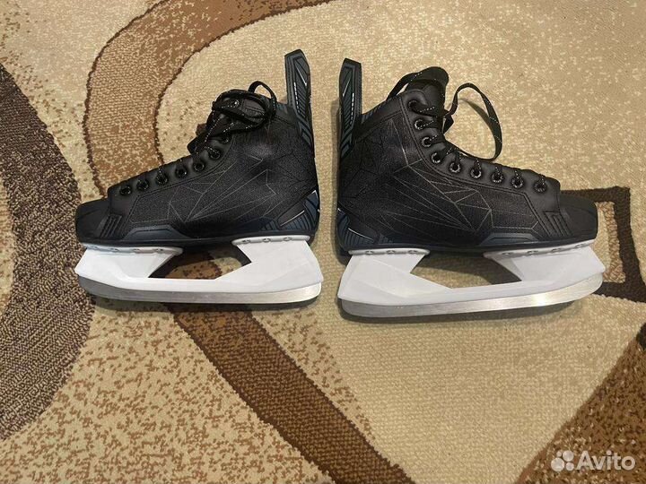 Коньки хоккейные