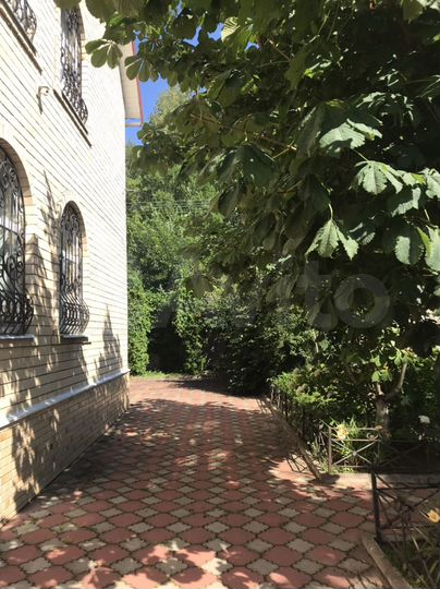 Дом 330 м² на участке 20 сот.