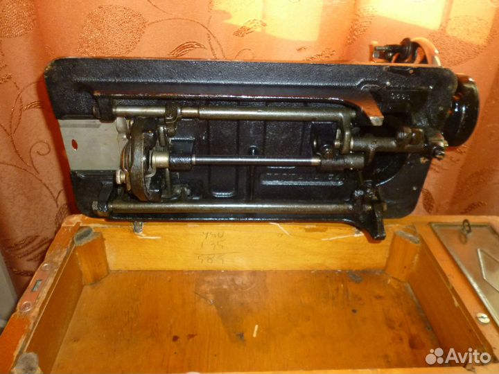 Швейная машинка Подольск 1А СССР