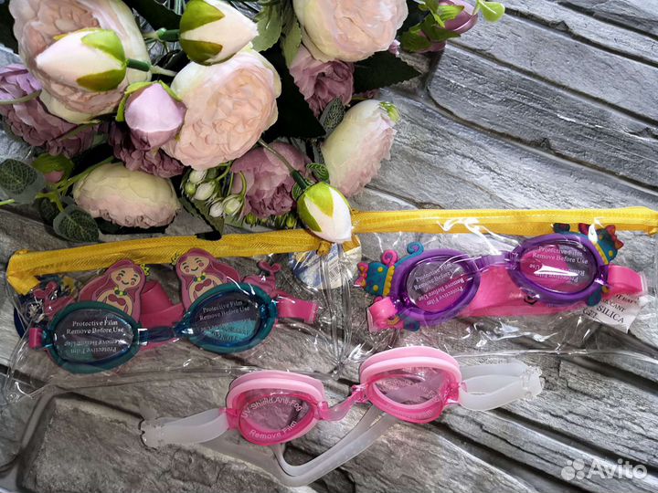 Очки для плавания. Купальник