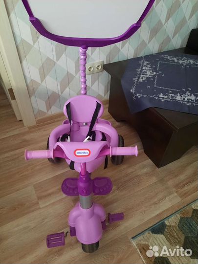 Детский трехколесный велосипед с ручкой