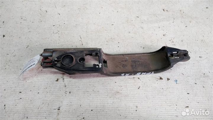 Крепление ручки двери наружней задней правой Mazd