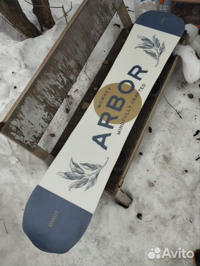 Сноуборд с креплением и ботинками