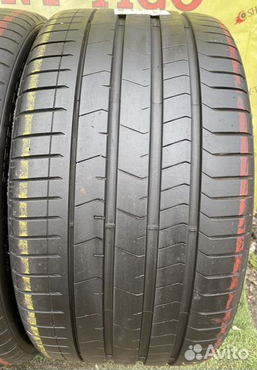 Pirelli P Zero PZ4 275/35 R22 и 315/30 R22 107Y