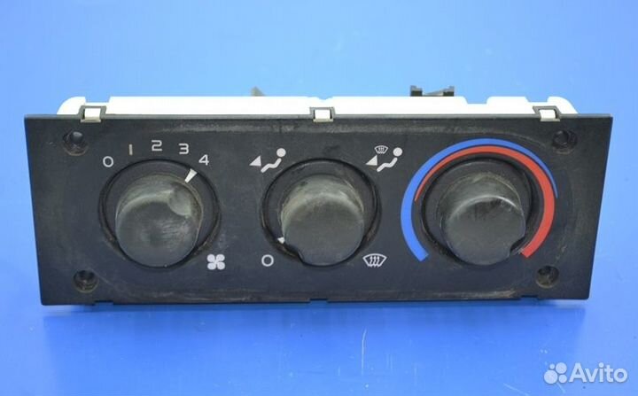 Панель переключателей отопителя кабины DAF XF105