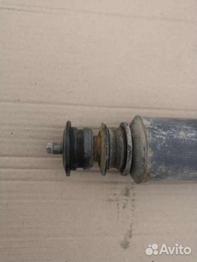 Амортизатор задний задний Toyota Land Cruiser