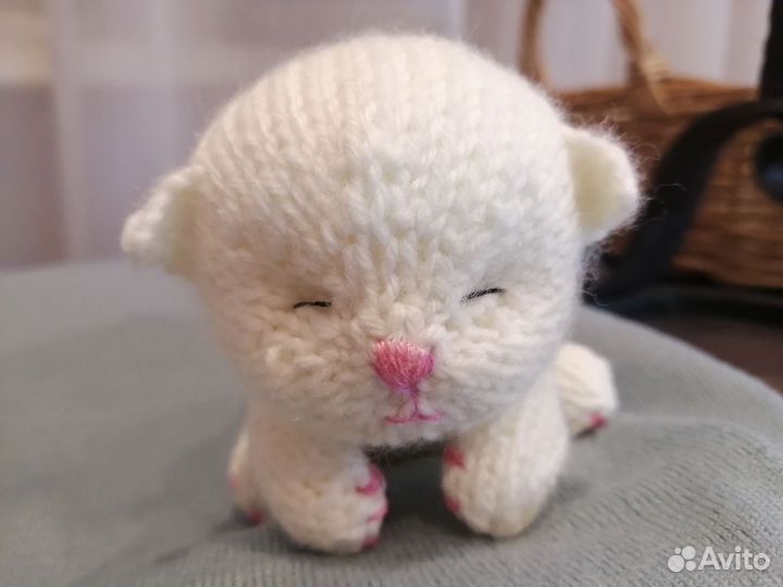 Вязаный котенок для Валентины Вениаминовны