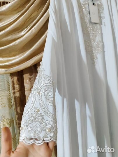 Вечернее платье в пол 42