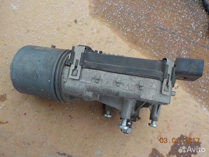 Моторчик стеклоочистителя передний Audi S8 седан