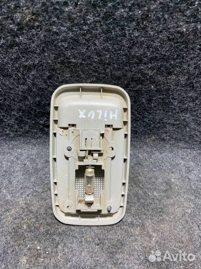 Плафон салонный Toyota Hi-Lux 7