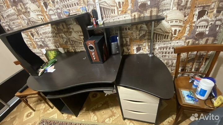 Компьютерный стол