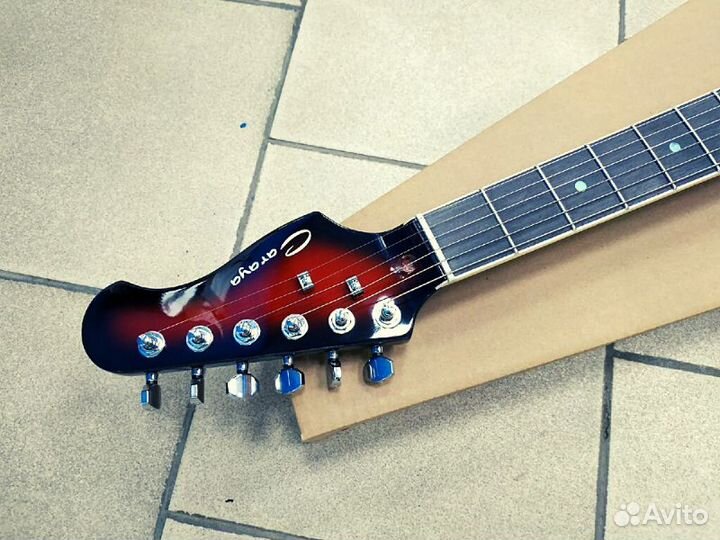 Полуакустическая гитара