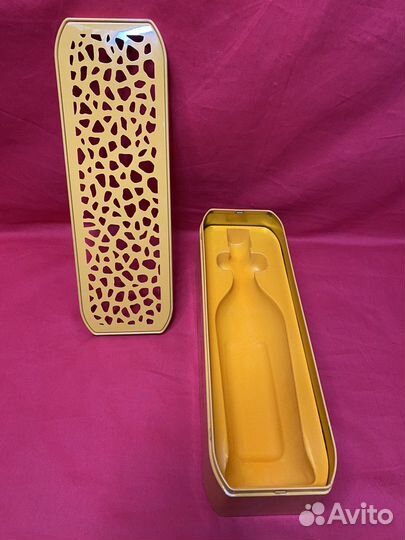 Жестяная коробка от виски