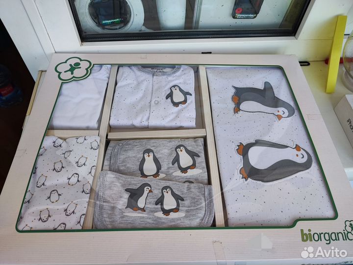 Набор на выписку малышам. Пингвин