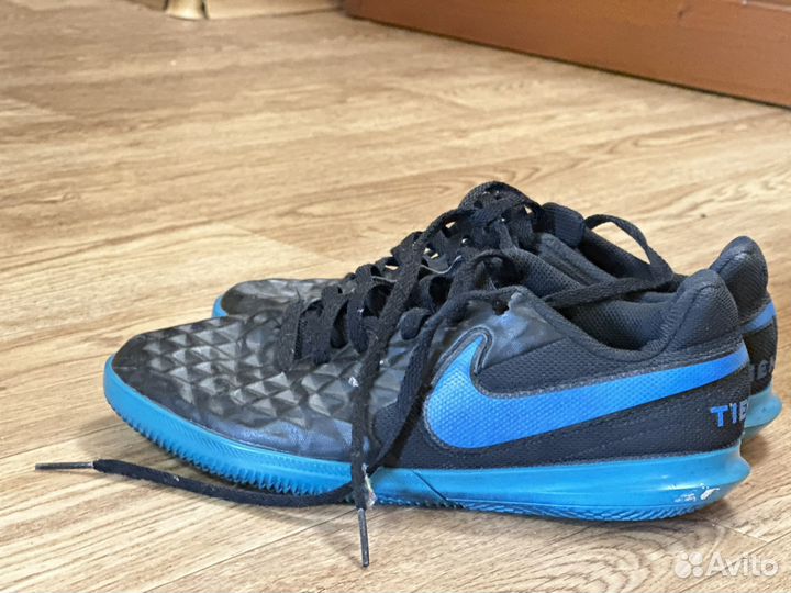 Футбольные бутсы nike