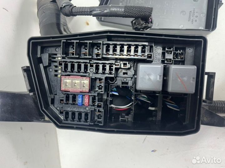 Корпус блока предохранителей передний правый