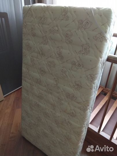 Продается детская кроватка и комод пеленальный