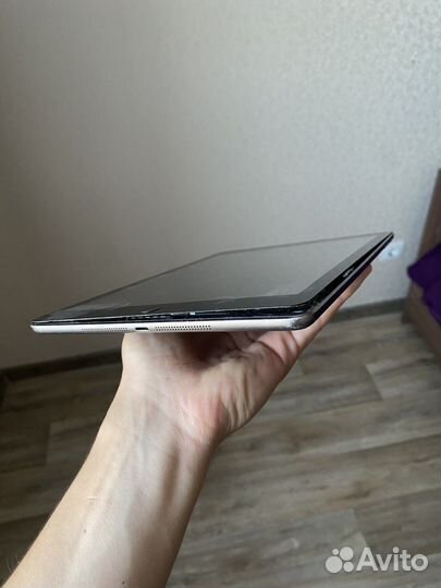 iPad air (вздулась батарея)