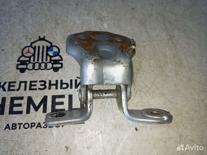 Петля двери Mazda 626 GE