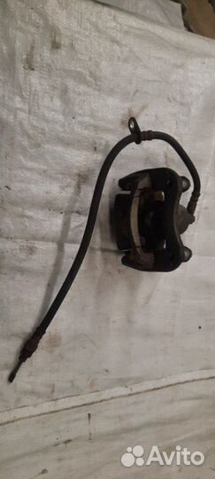 Суппорт тормозной задний правый Lexus Rx330 MCU33