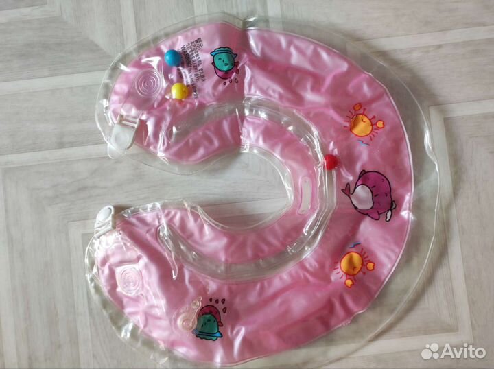 Пакетом Для малышей поильники, бутылочки и другое