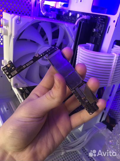 Материнская плата на айфон 8 plus