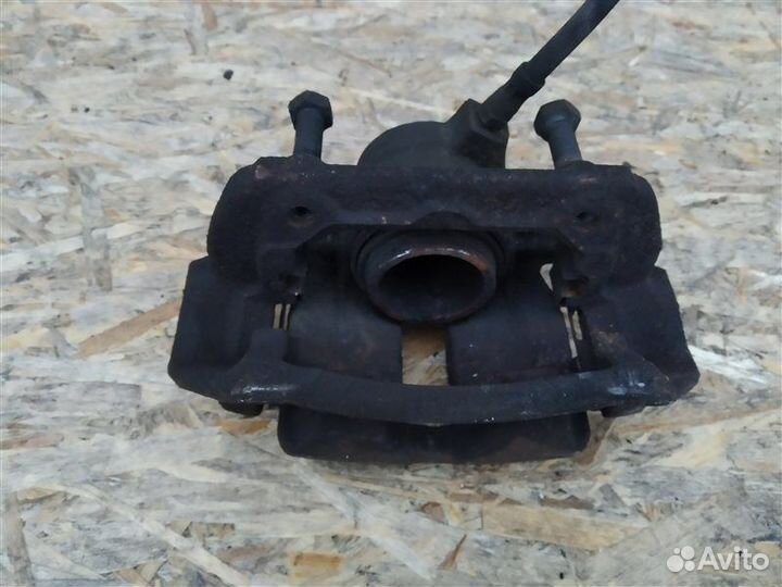 Суппорт передний левый Mercedes C-Class W203