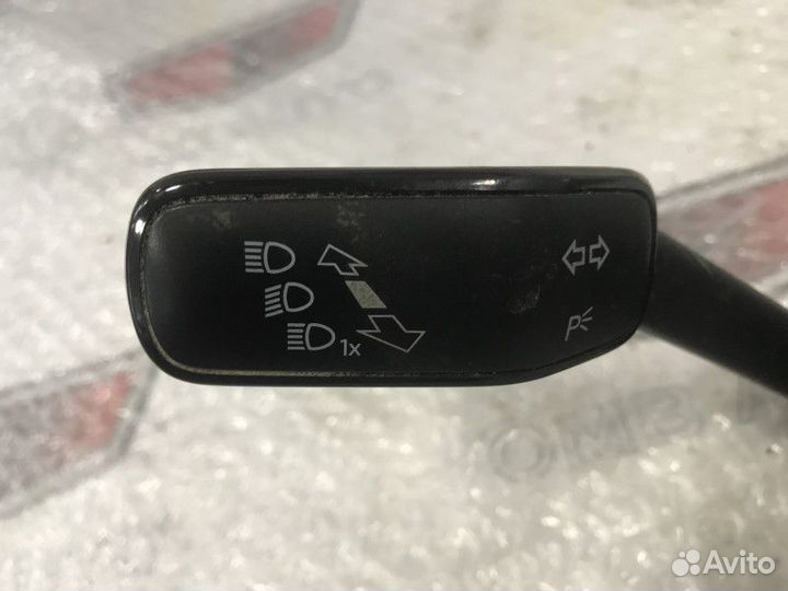 Подрулевой переключатель Шкода Октавия А7