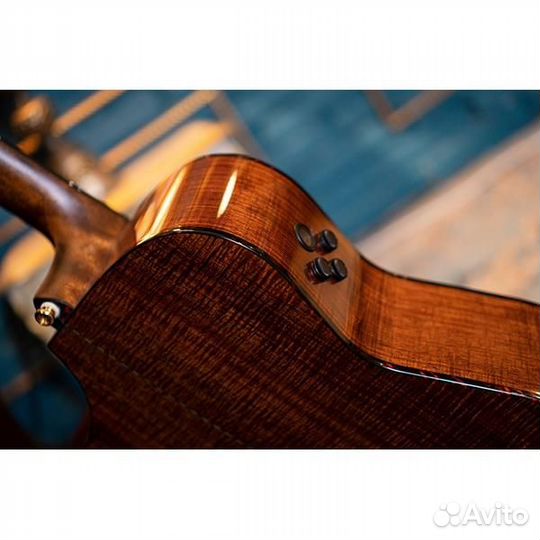 Cort luxe-II-wcase Natural Glossy