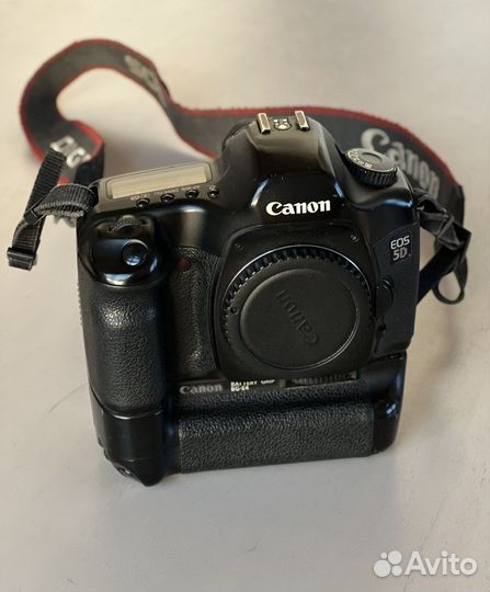 Зеркальный фотоаппарат Canon 5D