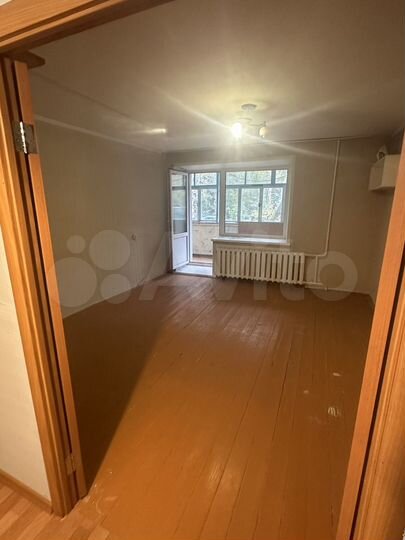 2-к. квартира, 52 м², 1/9 эт.