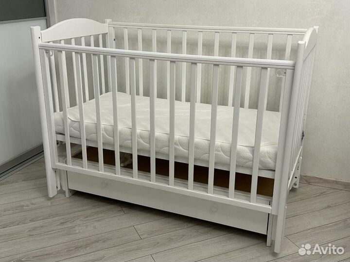 Комплект: кроватка + матрас + бортики + белье