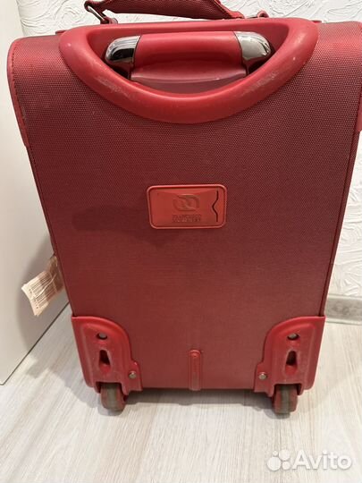 Чемодан на колесах