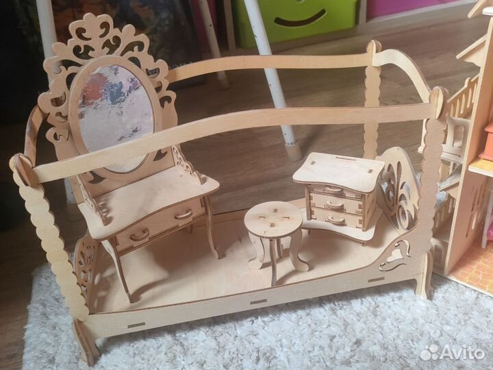 Большой кукольный домик с мебелью деревянный