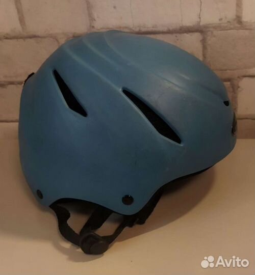 Горнолыжный шлем