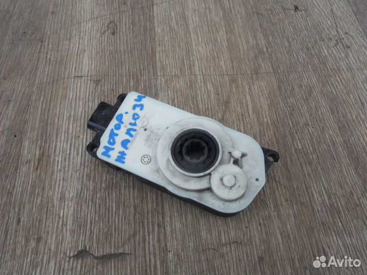 Моторчик жалюзи BMW X5 (G05) 2020