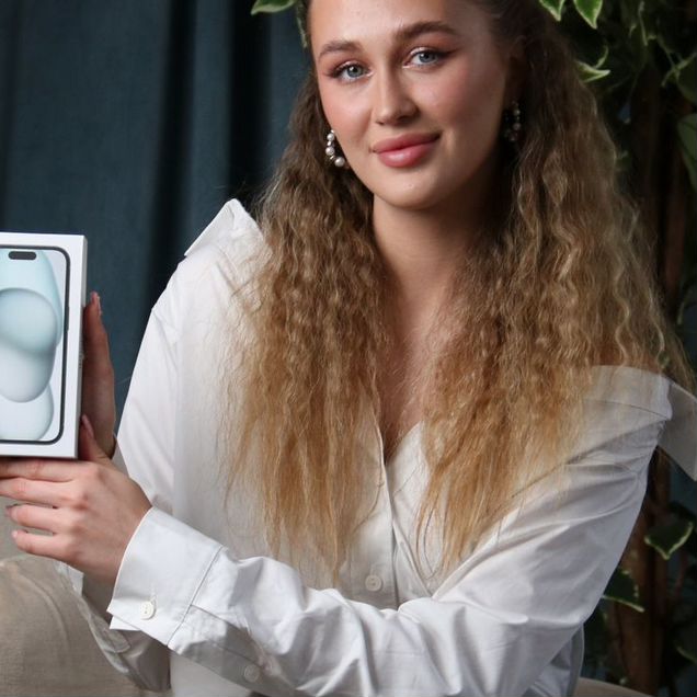 iPhone 15, 256 ГБ, SIM + eSIM