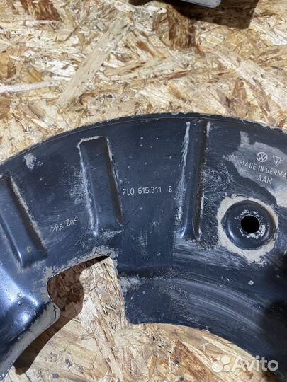 Пыльник тормозного диска VW Touareg 02-18