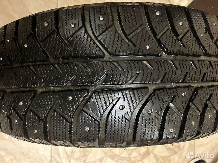 Bridgestone Ice Cruiser 7000S 225/60 R17 99T