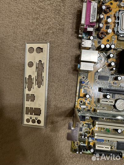 Материнская плата с процессором и памятью