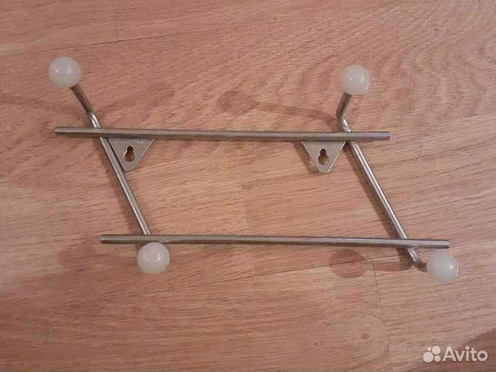 Вешалка настенная