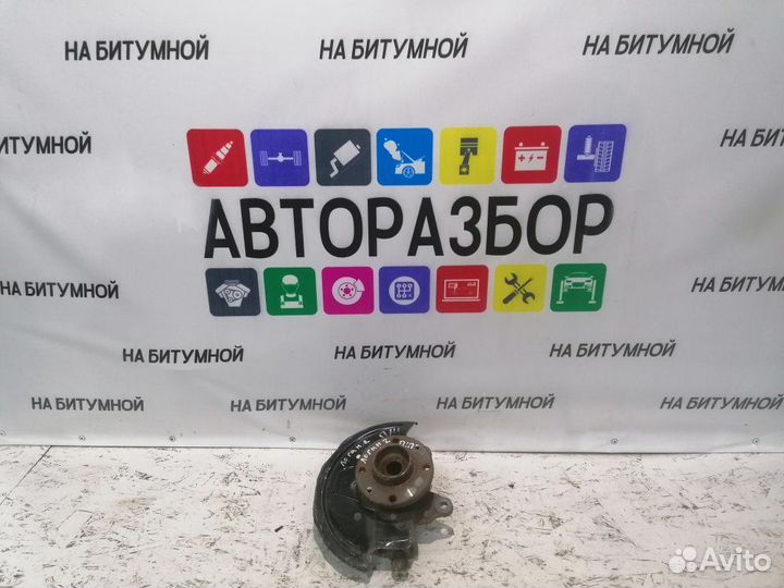 Поворотный кулак передний правый Renault Logan