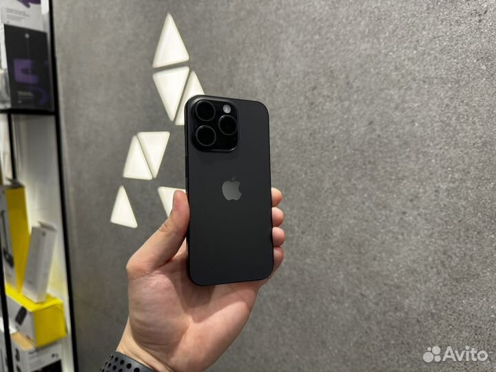 iPhone 15 Pro, 256 ГБ