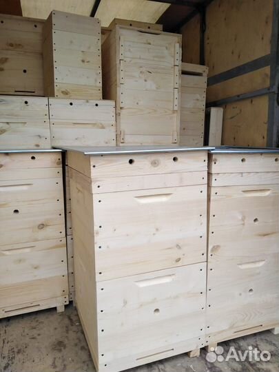 Улей для пчел на 10 рамок Дадана Блатта. Дерево