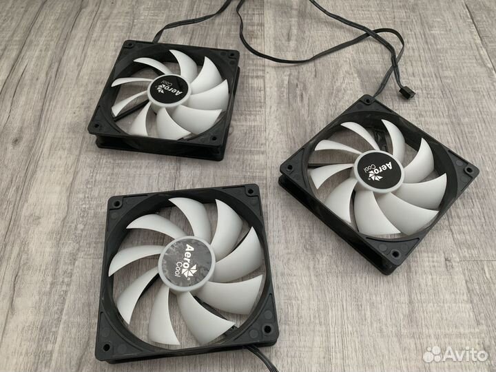 Вентилятор для корпуса AeroCool Frost 12