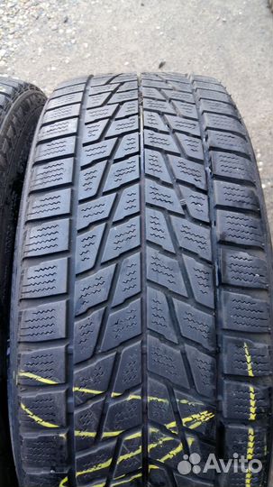 Bridgestone Blizzak LM-22 215/45 R18 93V