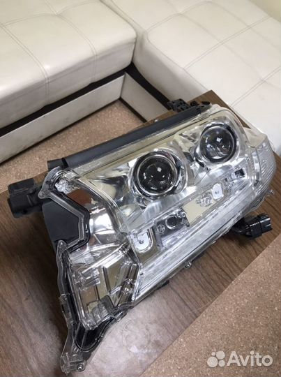 Фара левая Toyota Land Cruiser 200 LED 15г-н.в