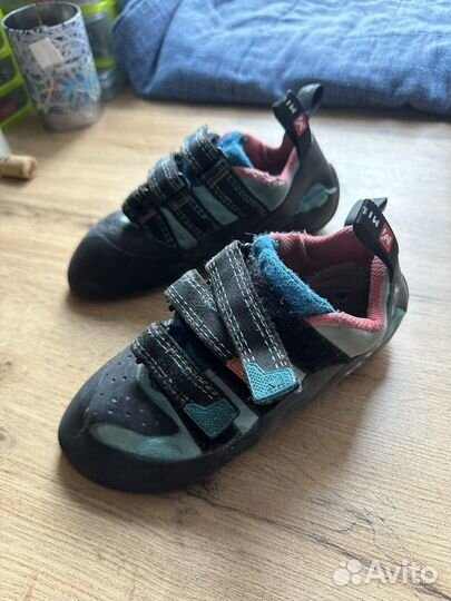 Скальные туфли 37