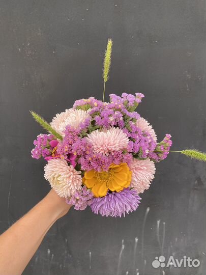 Живые цветы, букеты, гладиолусы